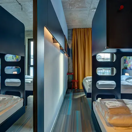 Meininger East Side Gallery Otel