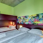 Meininger East Side Gallery Otel 3*