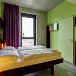 Meininger East Side Gallery Berlin