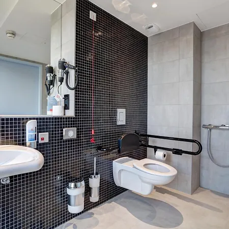 Meininger East Side Gallery Hotel Berlim