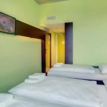 Hotel Meininger East Side Gallery