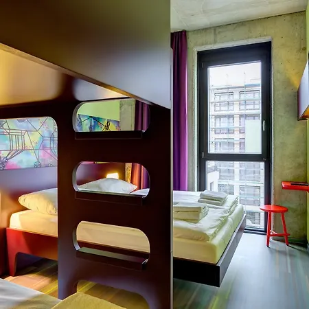 Meininger East Side Gallery Berlin