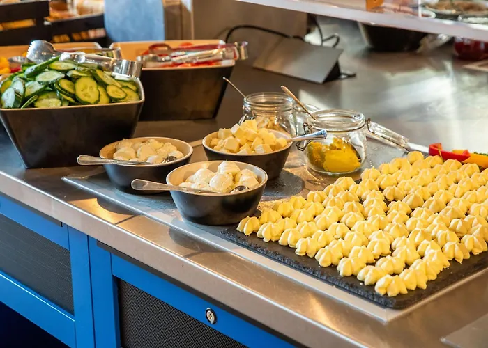 ماينينجر إيست سيد غاليري