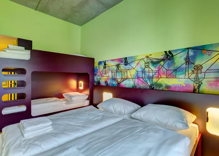 Meininger East Side Gallery Hotel 3*