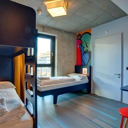 Meininger East Side Gallery Hotel 3*