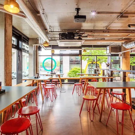 Meininger East Side Gallery Hotel Berlín